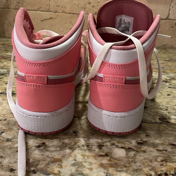 Girls Pink Air Jordans - Picture 4 of 6
